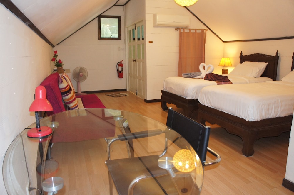 Phuket Gay Home Stay - Caters To Men 13/44