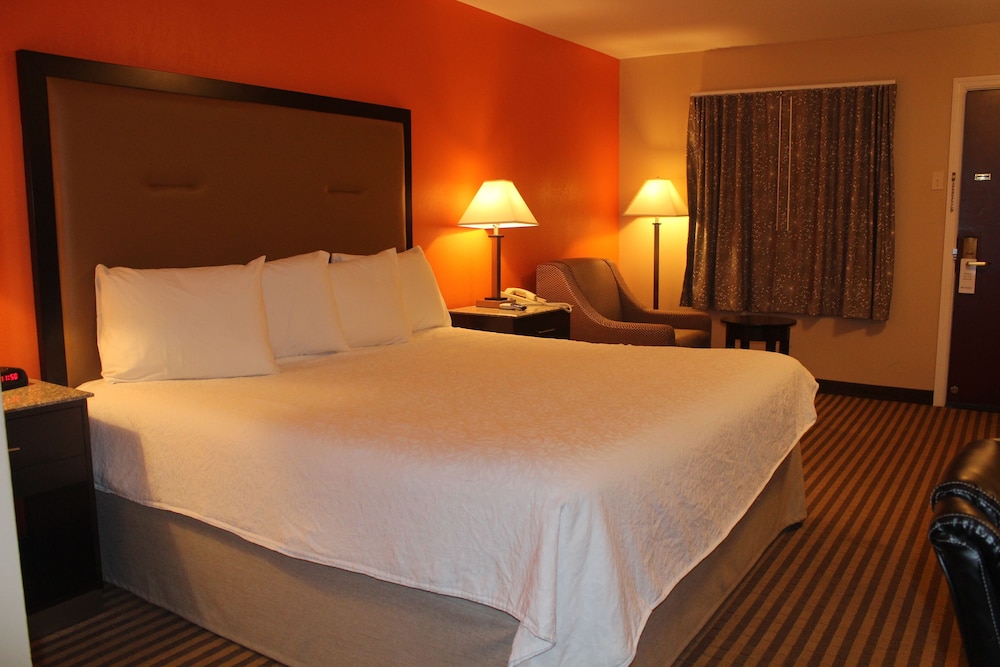 Travelodge by Wyndham Bellmawr 8/21