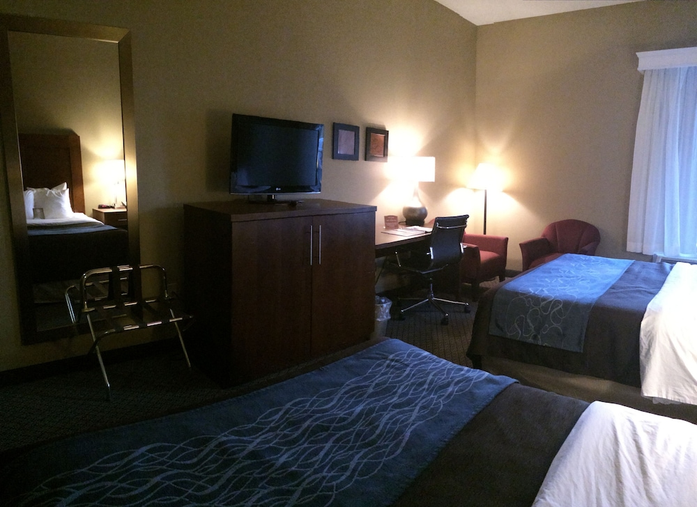 Comfort Inn & Suites Christiansburg I-81 16/36