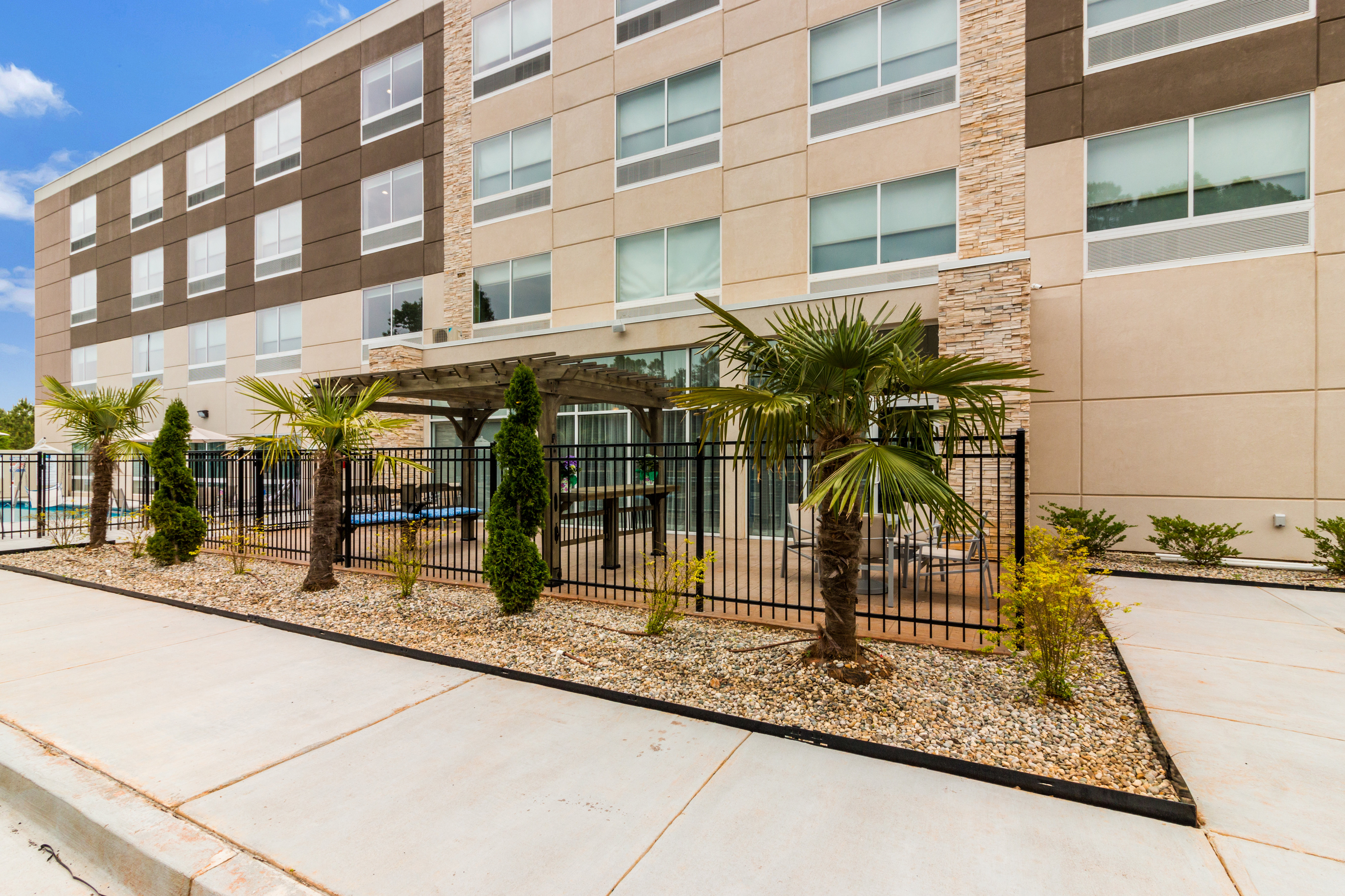 HOLIDAY INN EXPRESS VILLA RICA 34/38