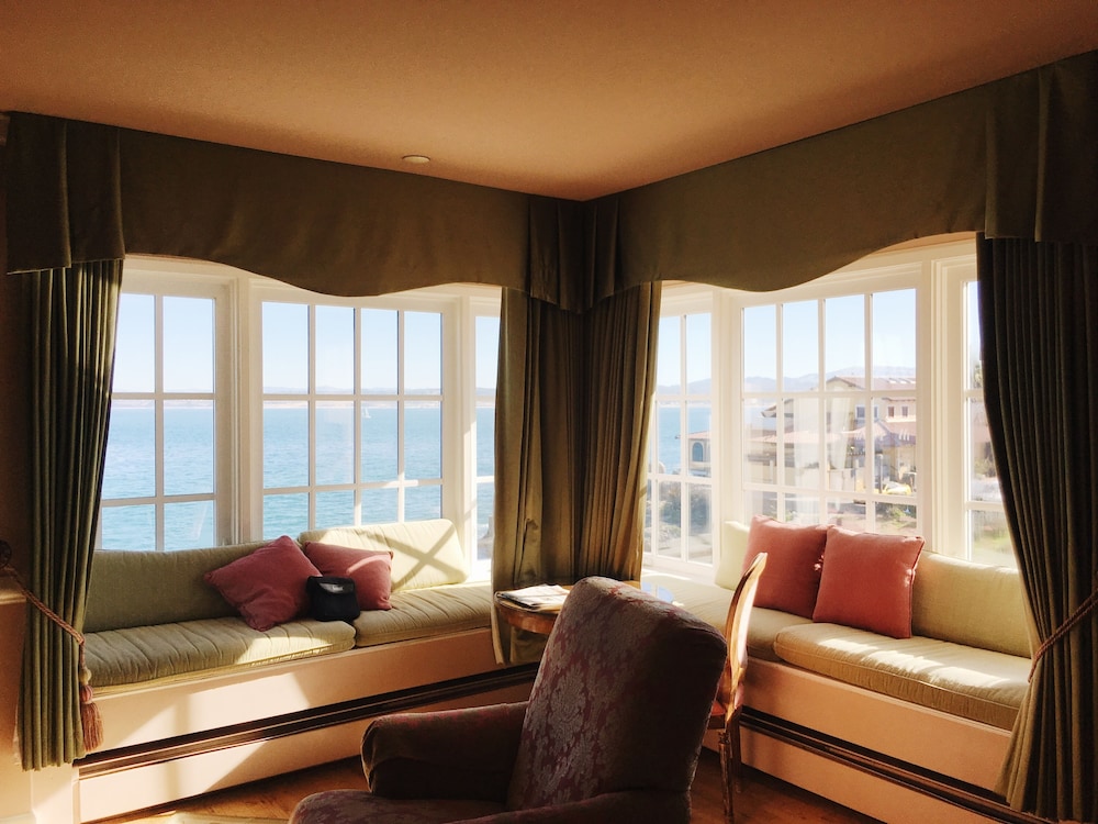 Spindrift Inn 28/39