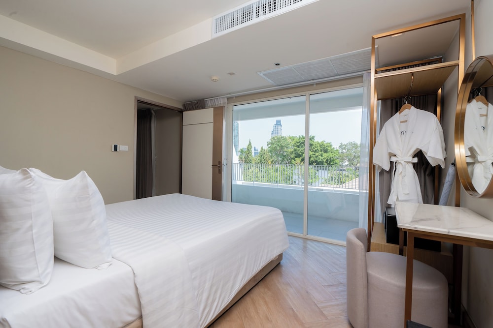 Away Bangkok Riverside Kene 14/50