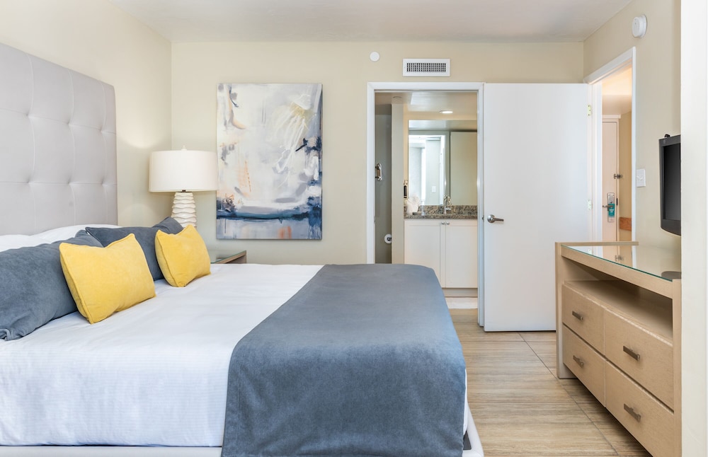 Suite, King Bed, Beach Front