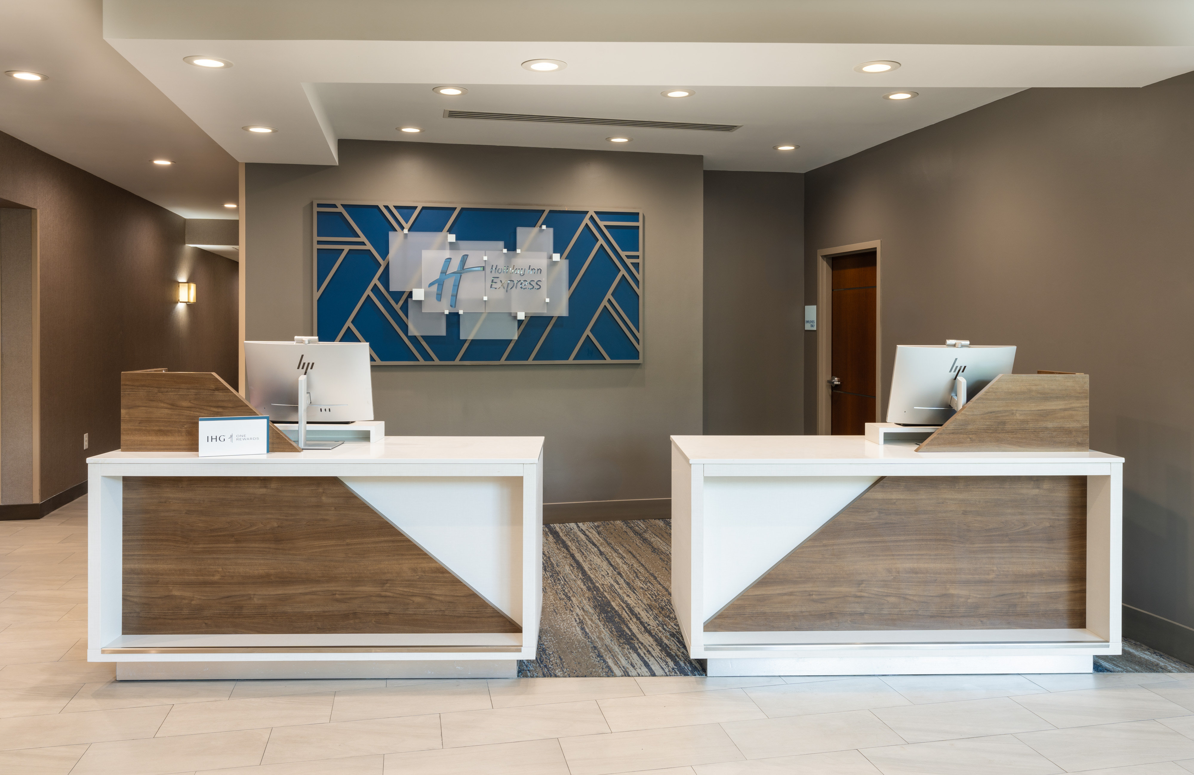 Holiday Inn Express Maimi airport-Blue Lagoon Area 4/49