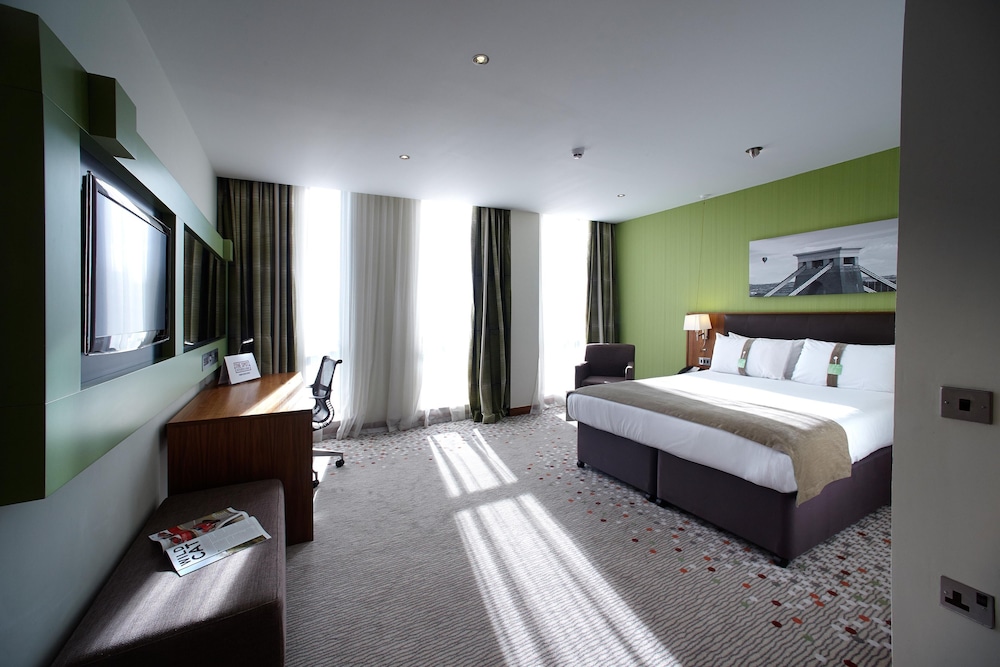 HOLIDAY INN BRISTOL CITY CENTRE 6/55