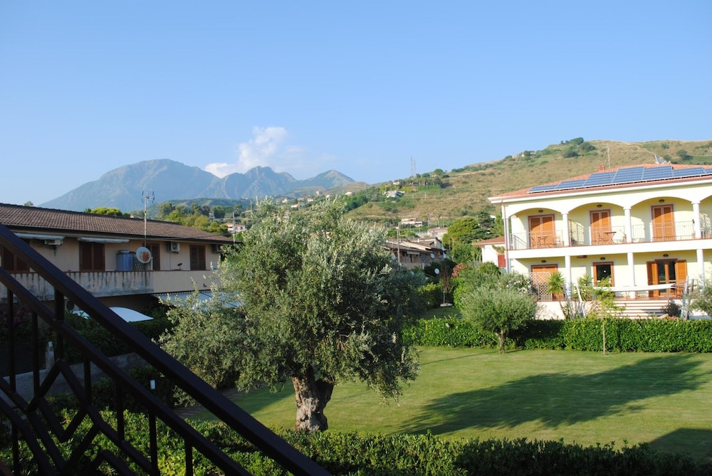 Larus Hotel 8/44