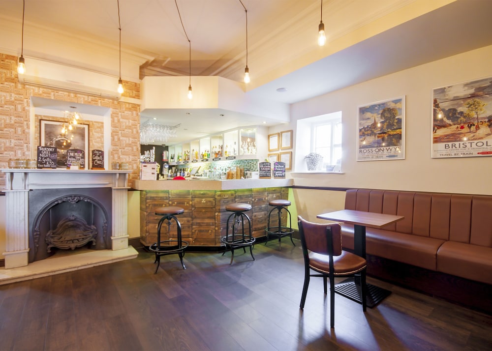 The Highworth Hotel 31/48