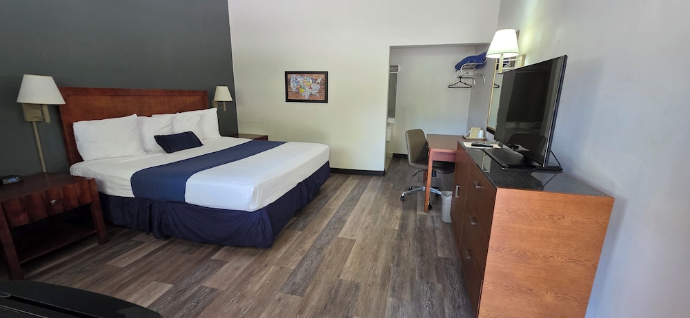 Parkview Inn and Conference Center (ex Econo Lodge) 10/50