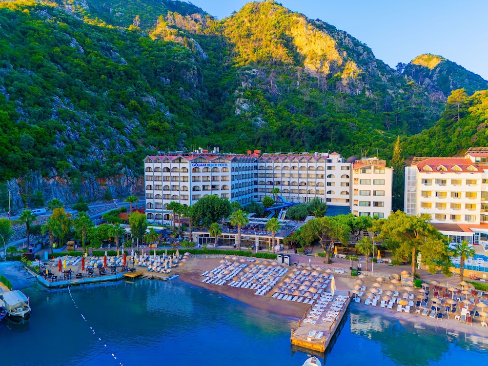 Golmar Beach Hotel 70/73