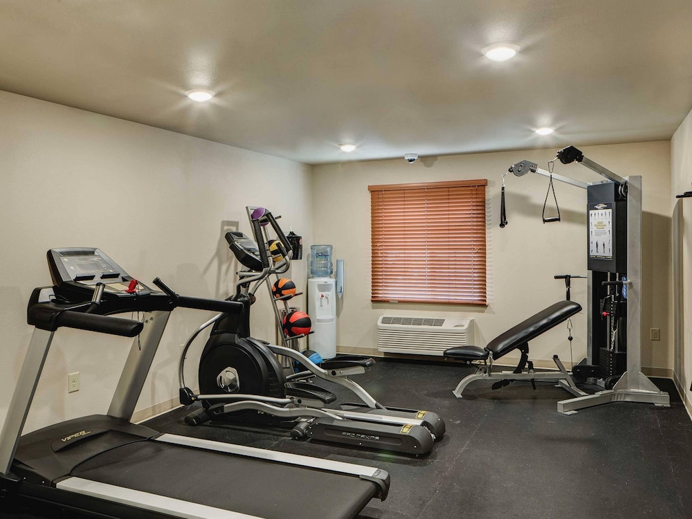 WoodSpring Suites Columbus NE I-270 Airport 33/38