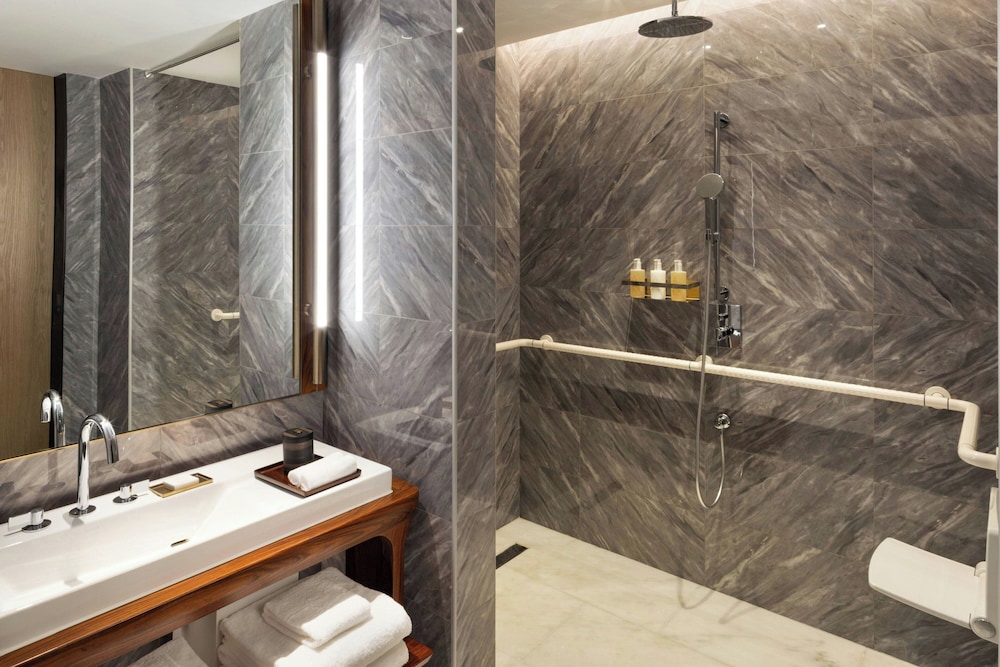غرفة قياسية بسرير كوين، JW Marriott Nairobi 4/5