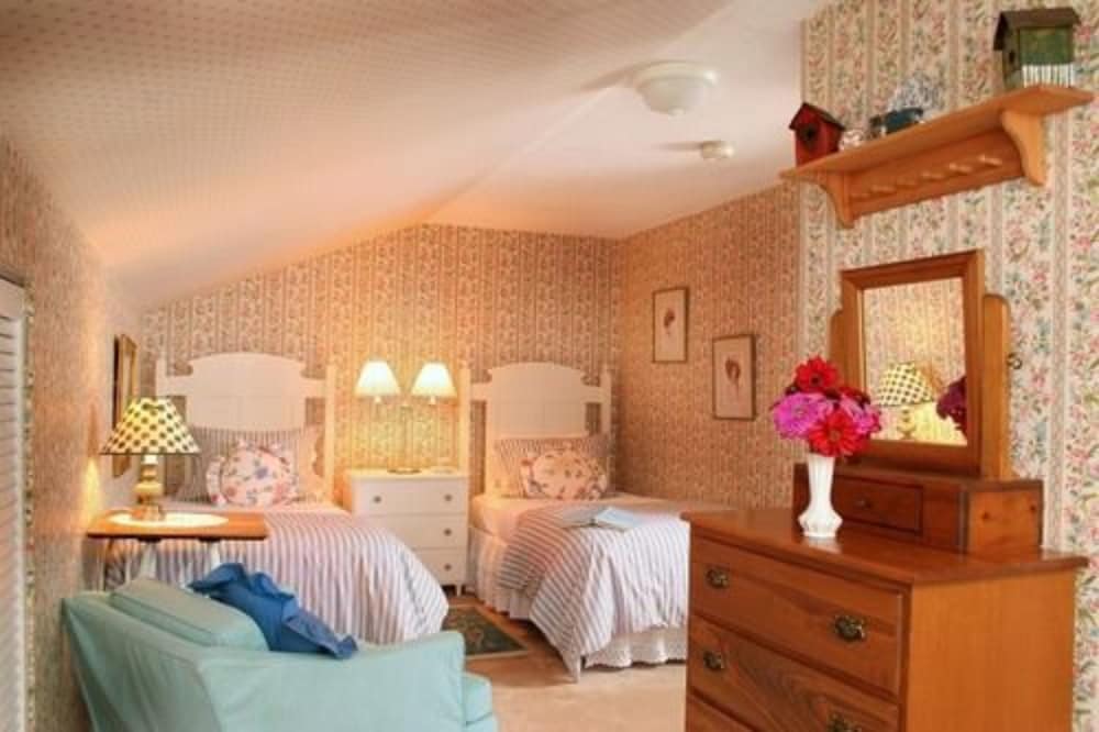 Deerhill Inn 50/77