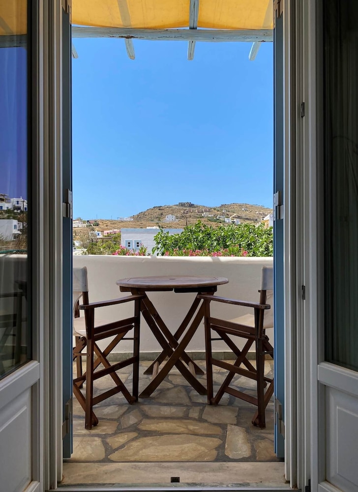 Agnadi Syros Studios & Rooms 45/50