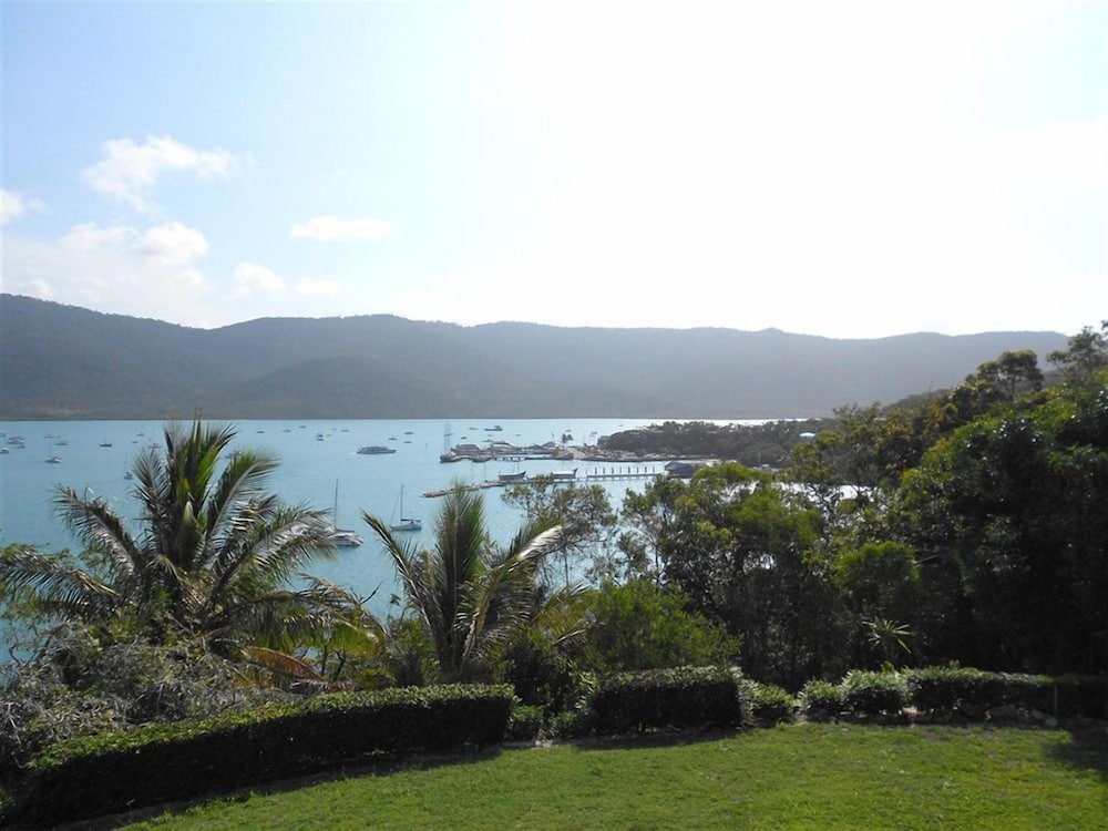 CORAL POINT LODGE 34/35