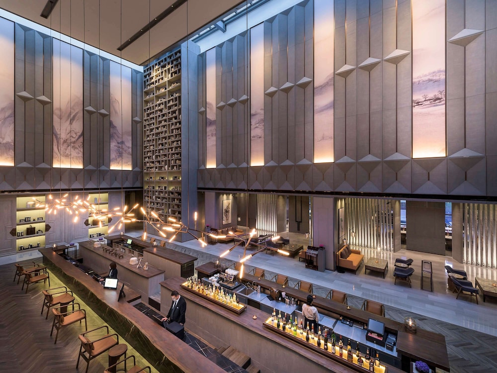 NOVOTEL SHANGHAI CLOVER 62/73