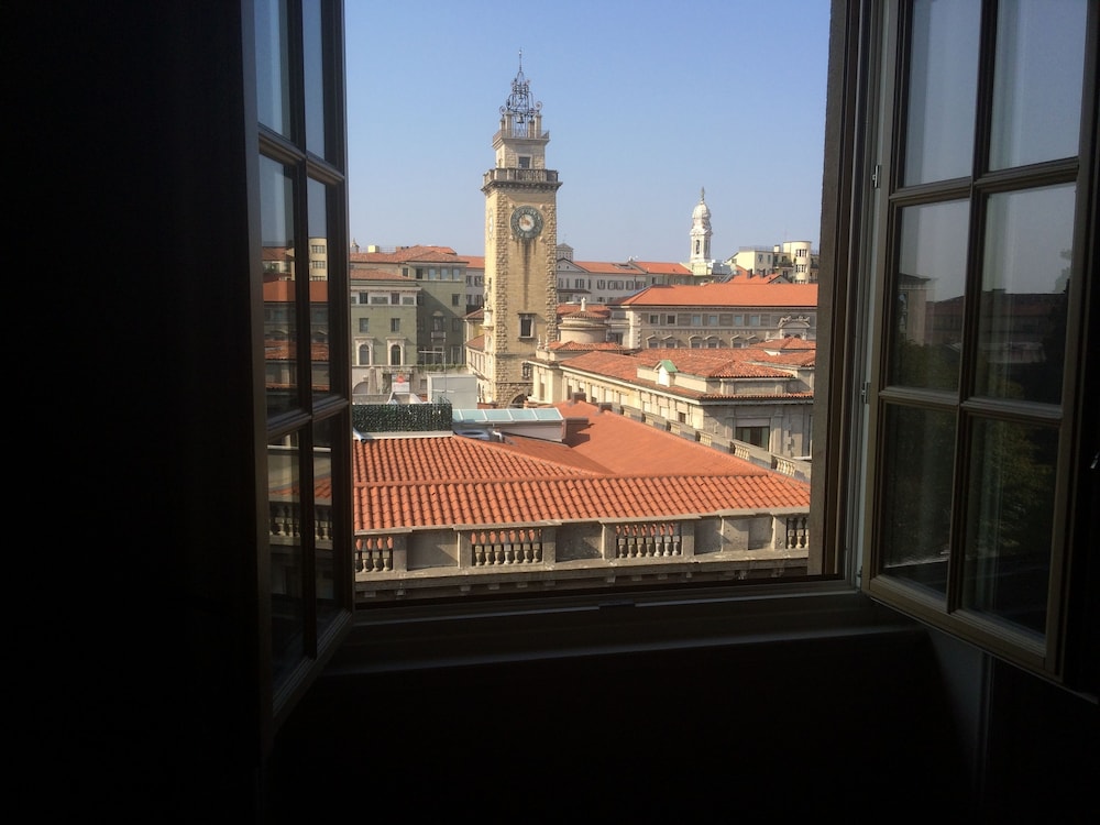 Bergamo Inn 43 2/31