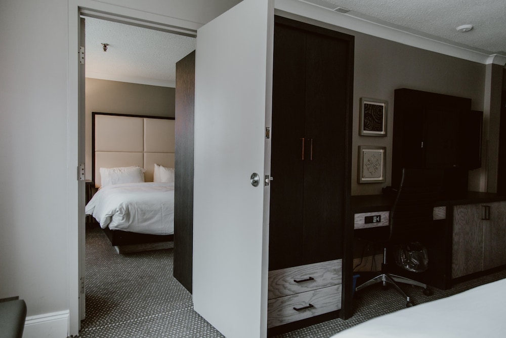 Crowne Plaza Fredericton Lord Beaverbrook 14/74