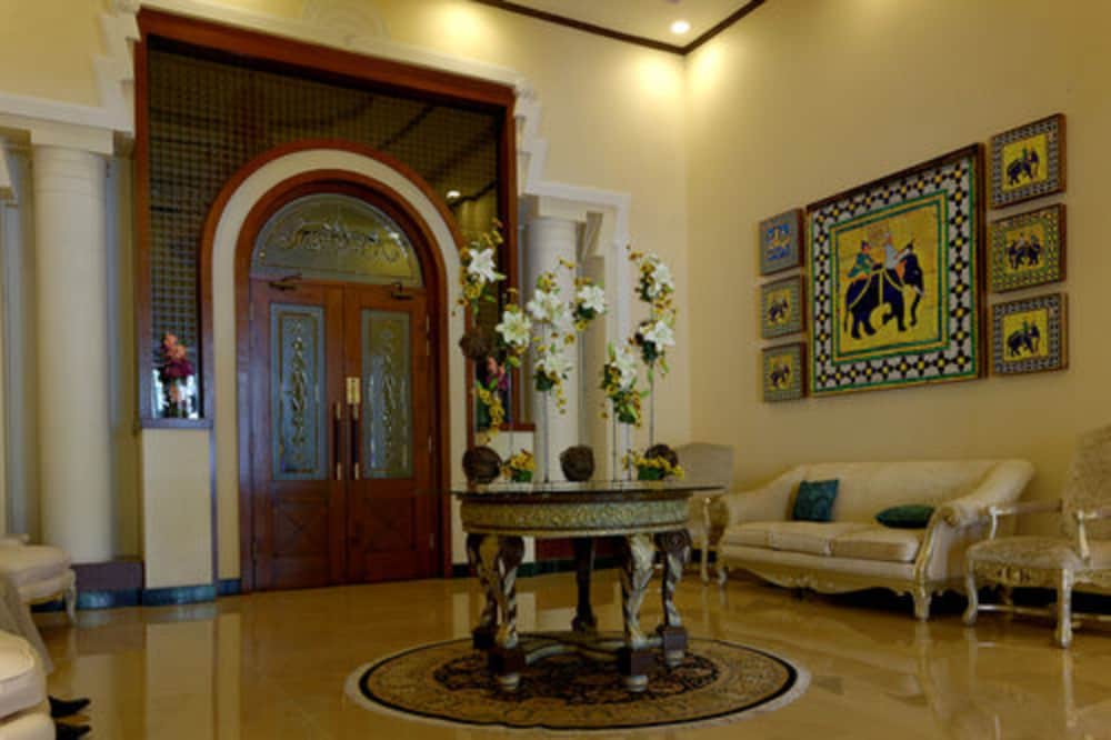 Faletti’s Hotel 49/68