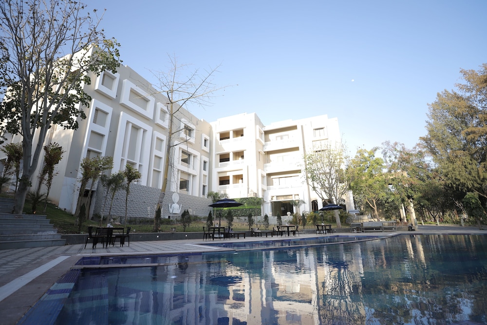 Essentia Luxury Resort & Spa Udaipur 7/61