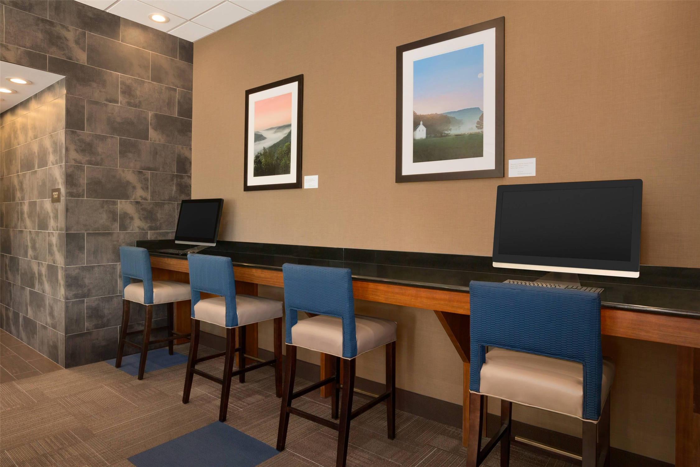 Comfort Inn and Suites Presidential 23/33
