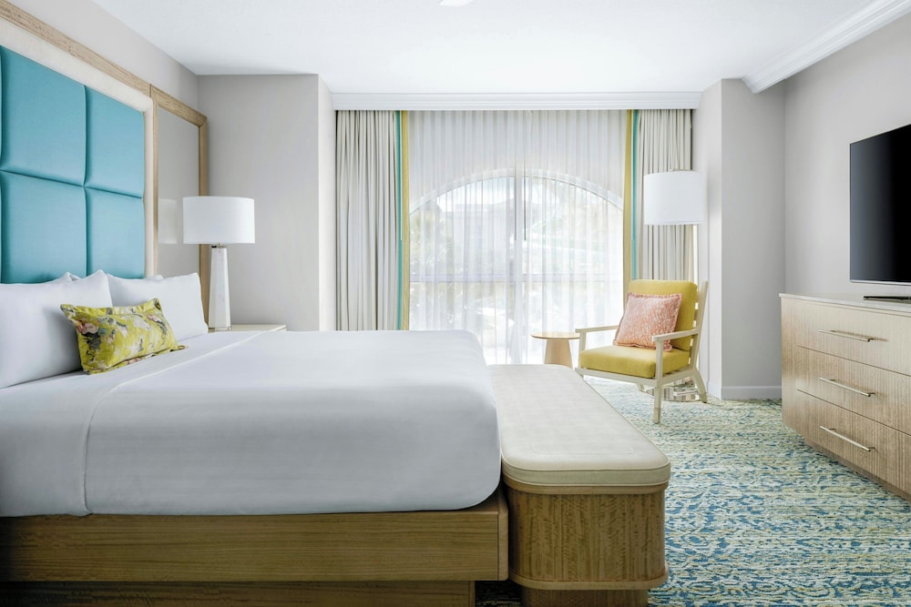Emerald Bay, Guest Room, King Bed, Florida View