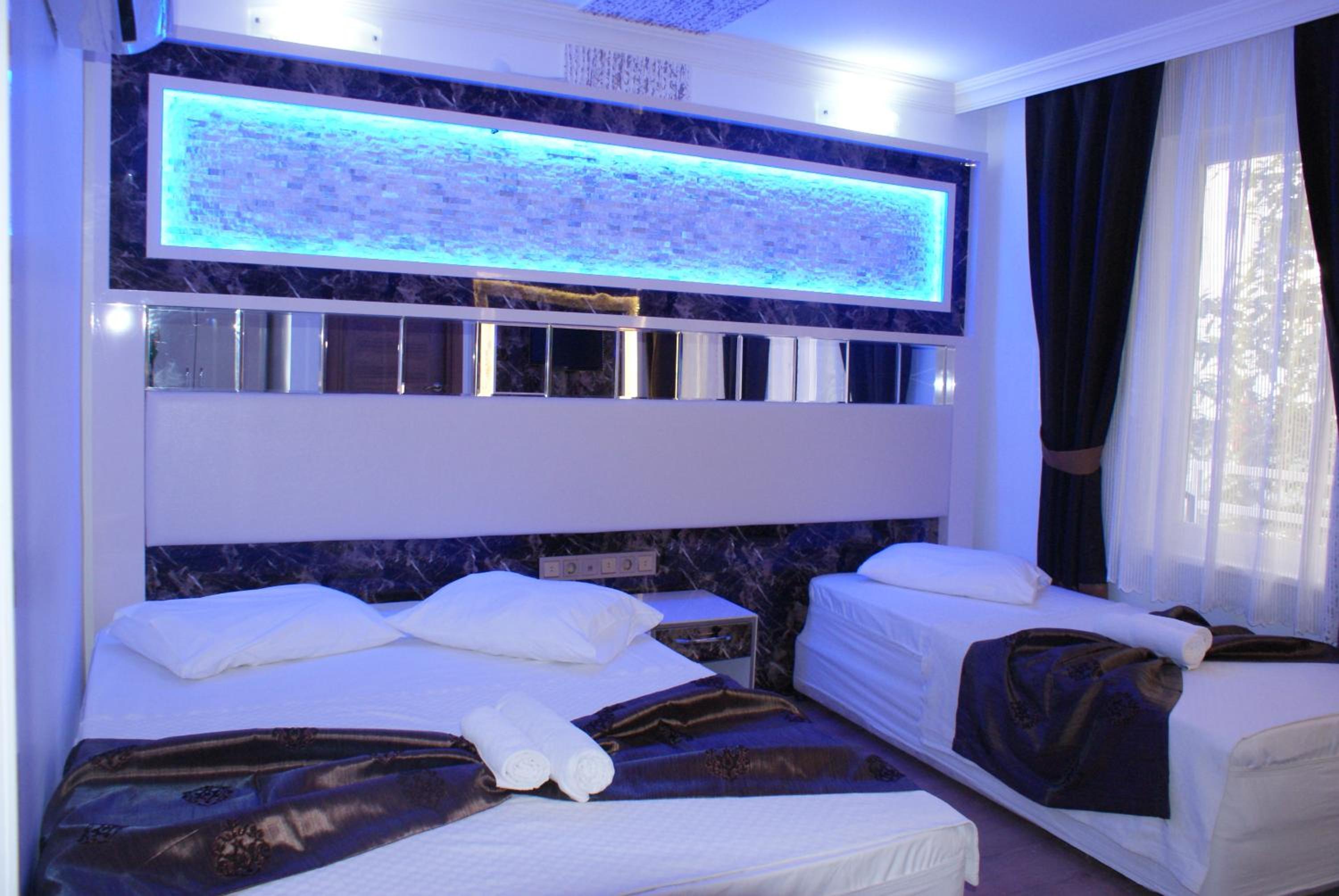Behram Hotel 10/28