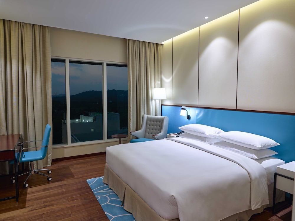 Hyatt Regency Thrissur 10/50
