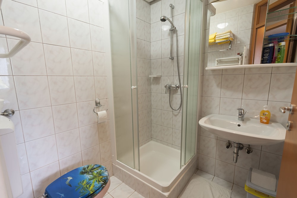 Rooms and Apartments Jana 75/76