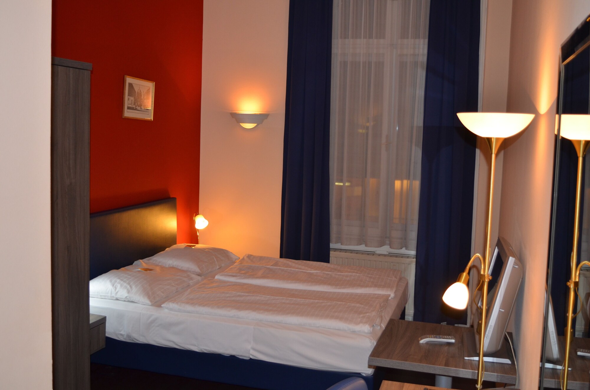 ECONOMY, DOUBLE BED