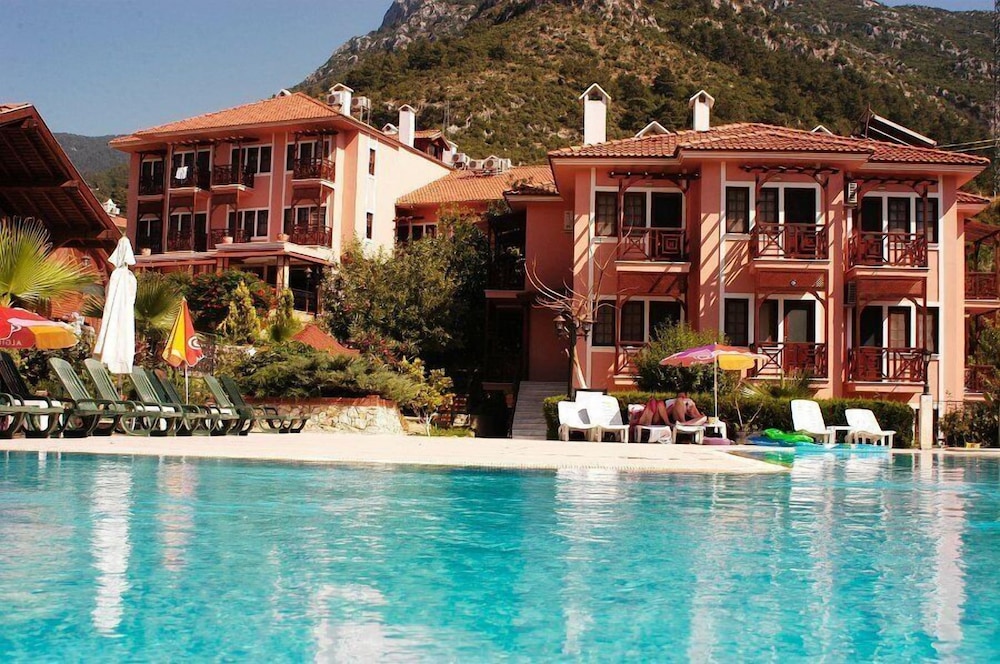 Pink Palace Hotel 10/69