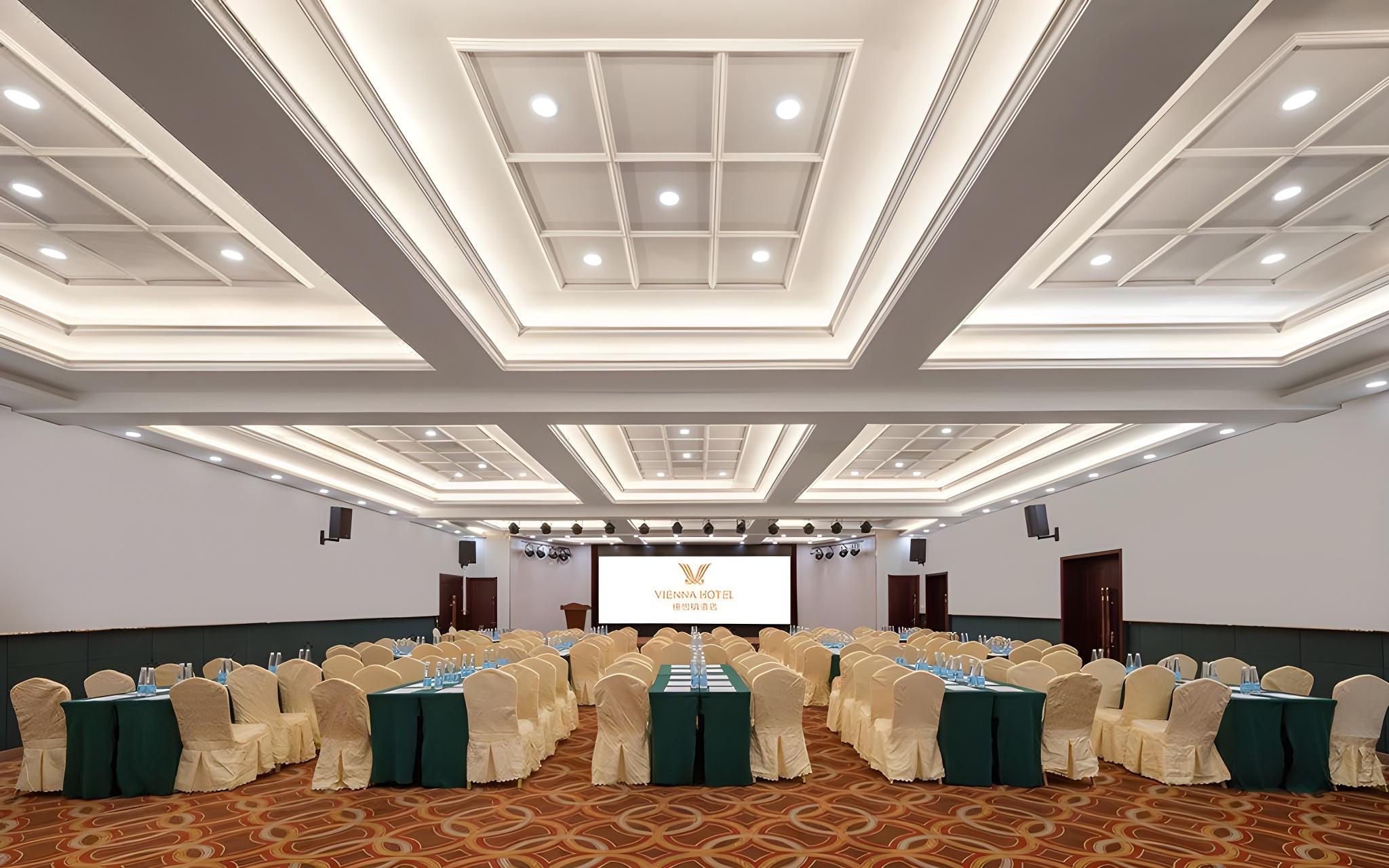 Vienna Hotel (Nanchang Bayi Square) 40/45