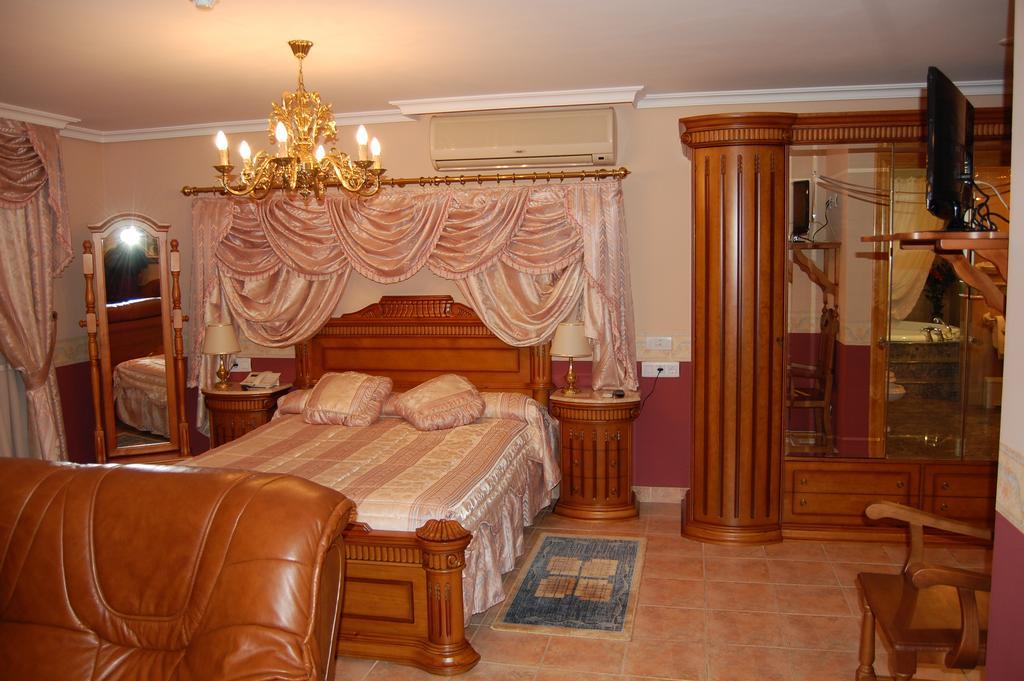 Hotel Flor de la Mancha 5/26