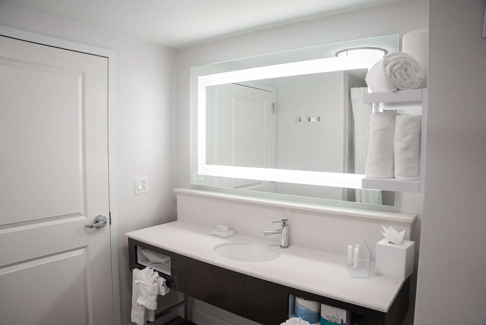 Conference, Suite, 2 Queen Beds, Kitchen