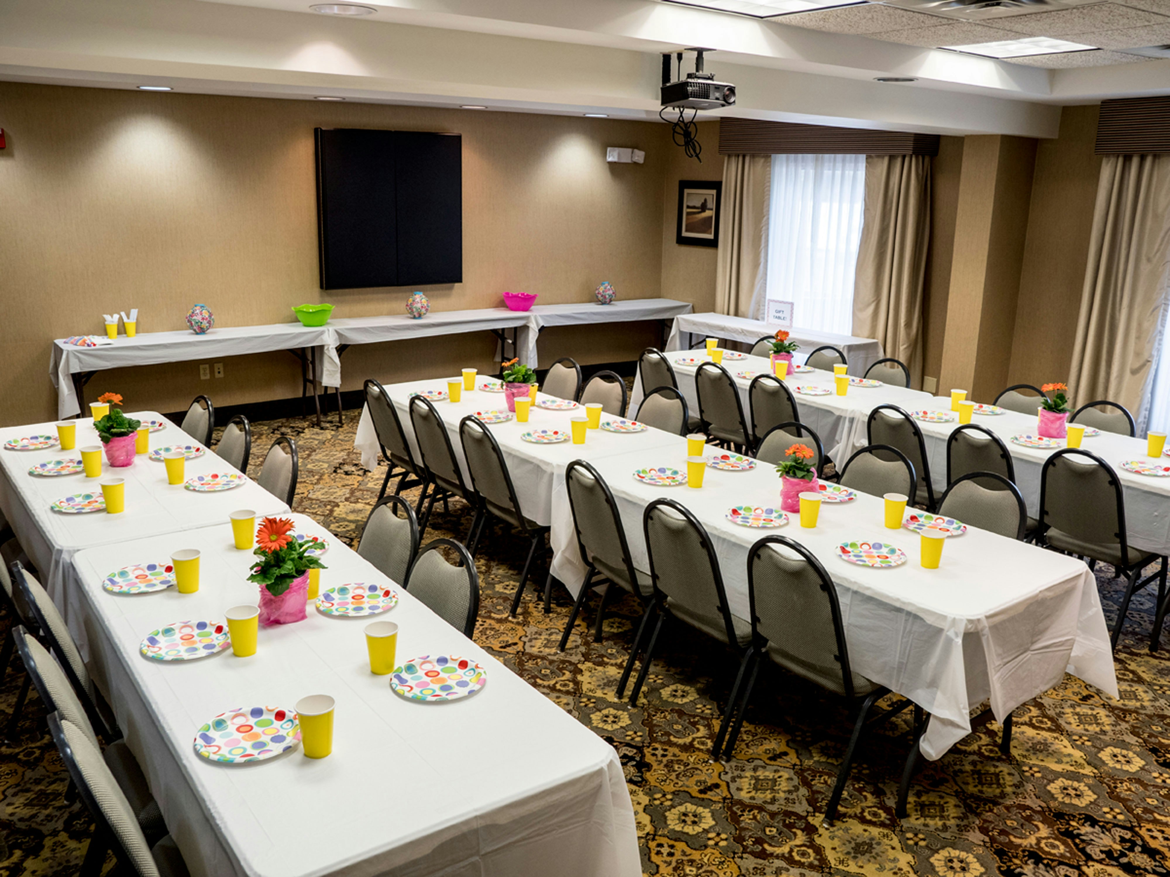 Hampton Inn & Suites Lino Lakes 32/41