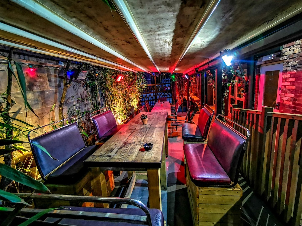 Ox Hotel Bar & Grill 46/67