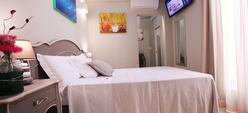 ECONOMY, FRENCH BED
