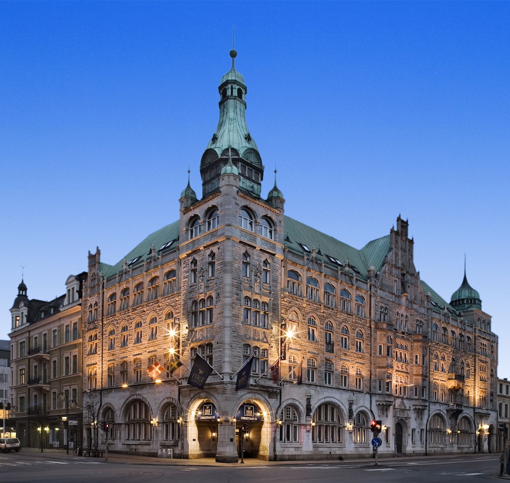 First Hotel Christian Iv 6/76