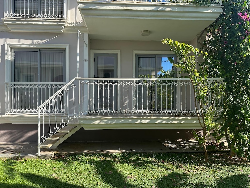 Daphne Residence 17/79
