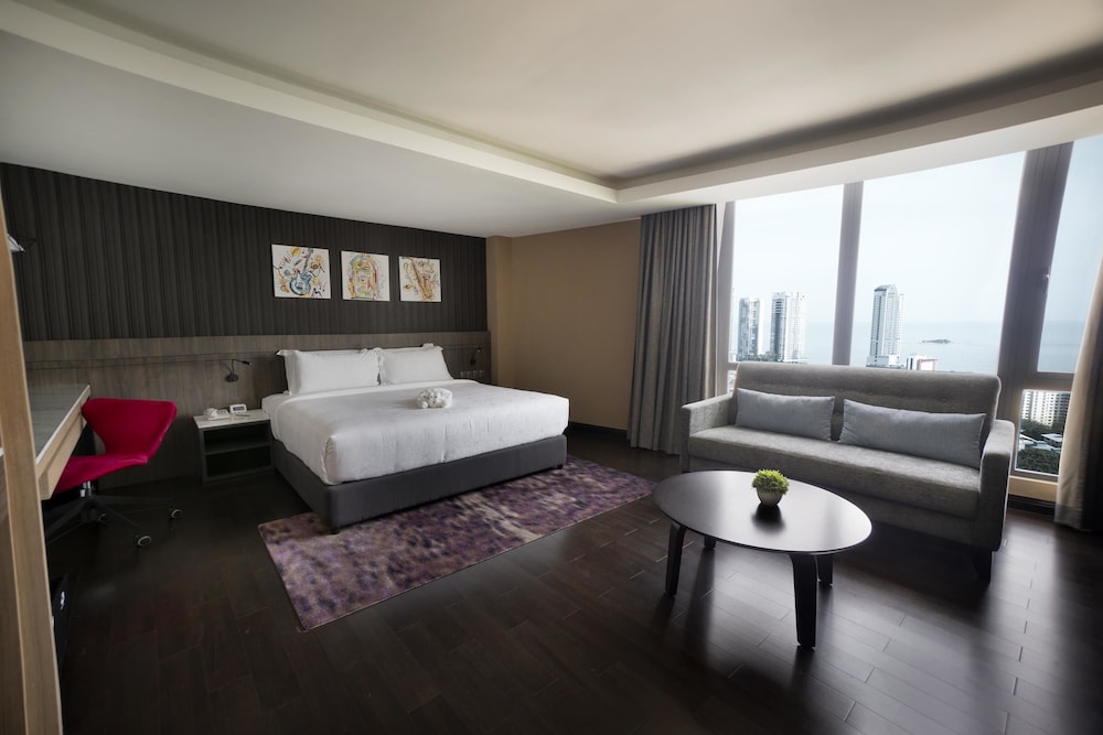 Premier, King Bed, Bathtub