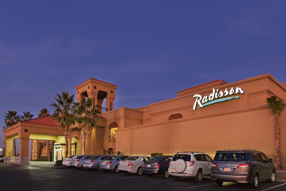 Radisson Hotel El Paso Airport photo2
