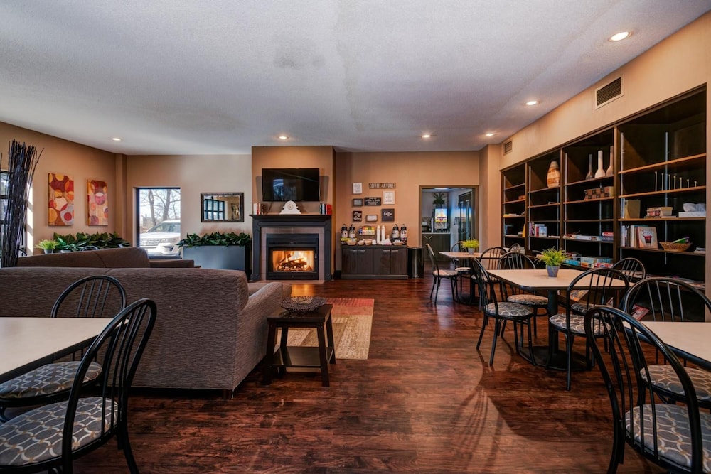 Guest Inn and Suites Midtown Medical Center 25/38