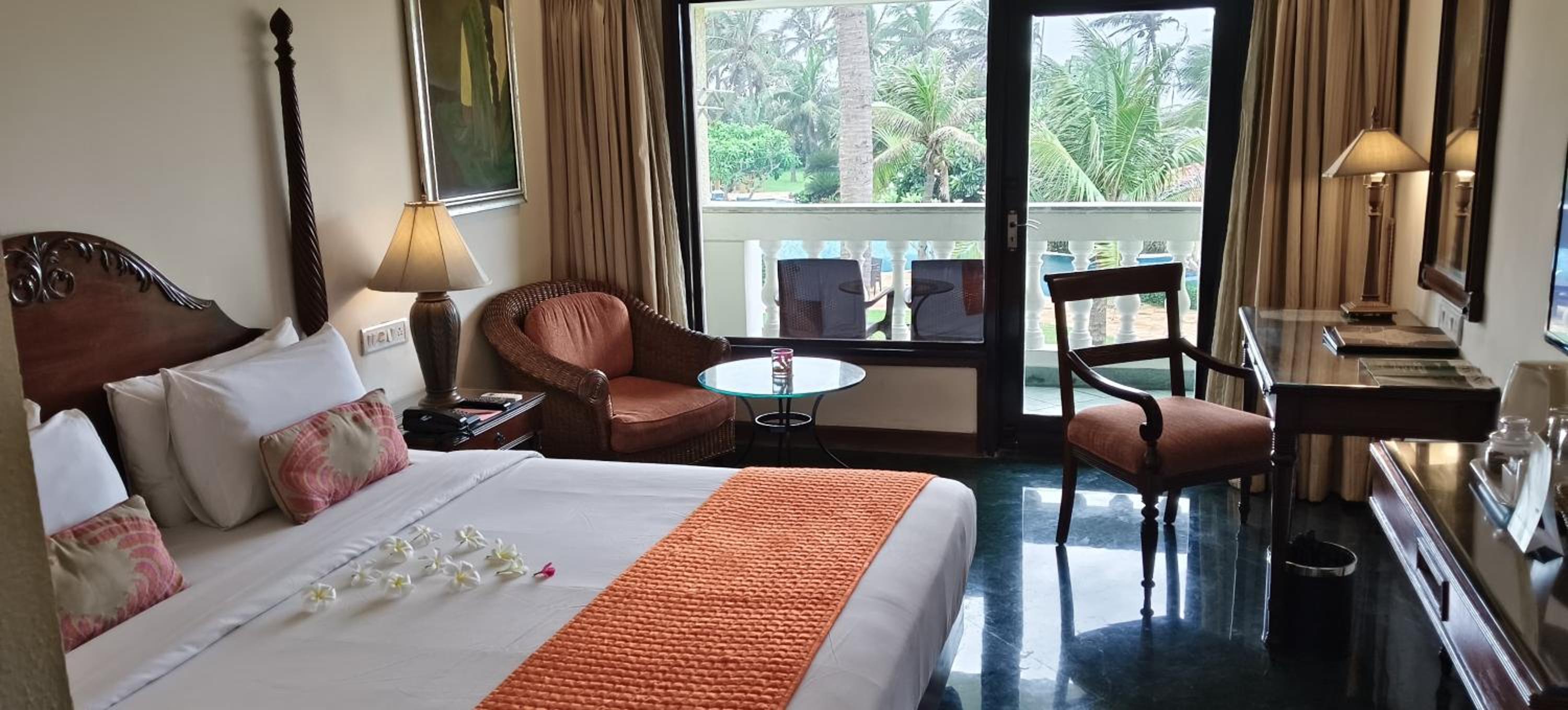 Deluxe, King Bed, Partial Sea View, The Hans Coco Palms 2/4