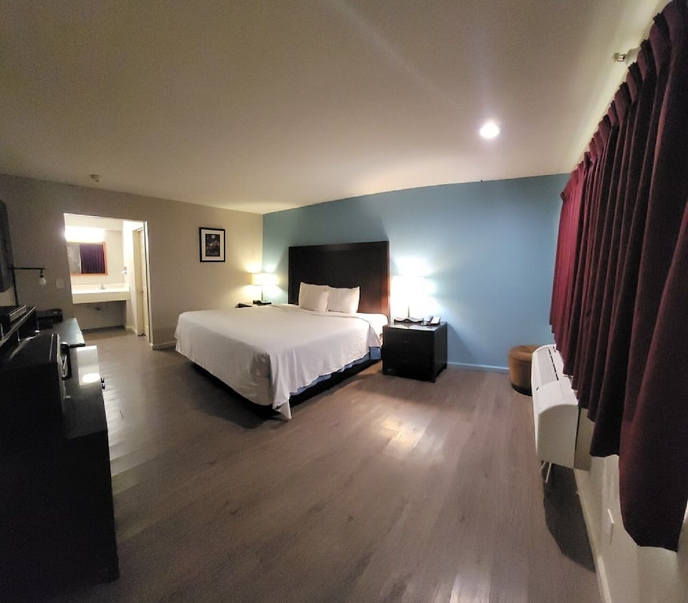 Standard, King Bed