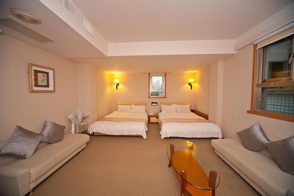 TIAN LONG HOTEL 33/69