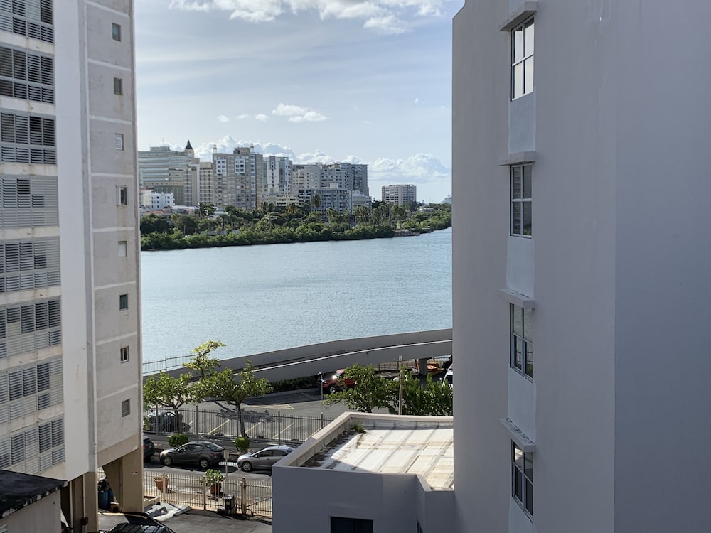 El Canario by the Lagoon 6/65