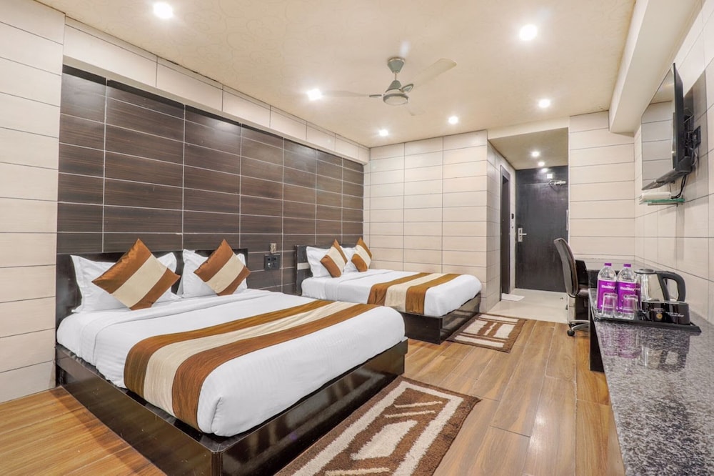 HOTEL GRAND SHIVA 10/50