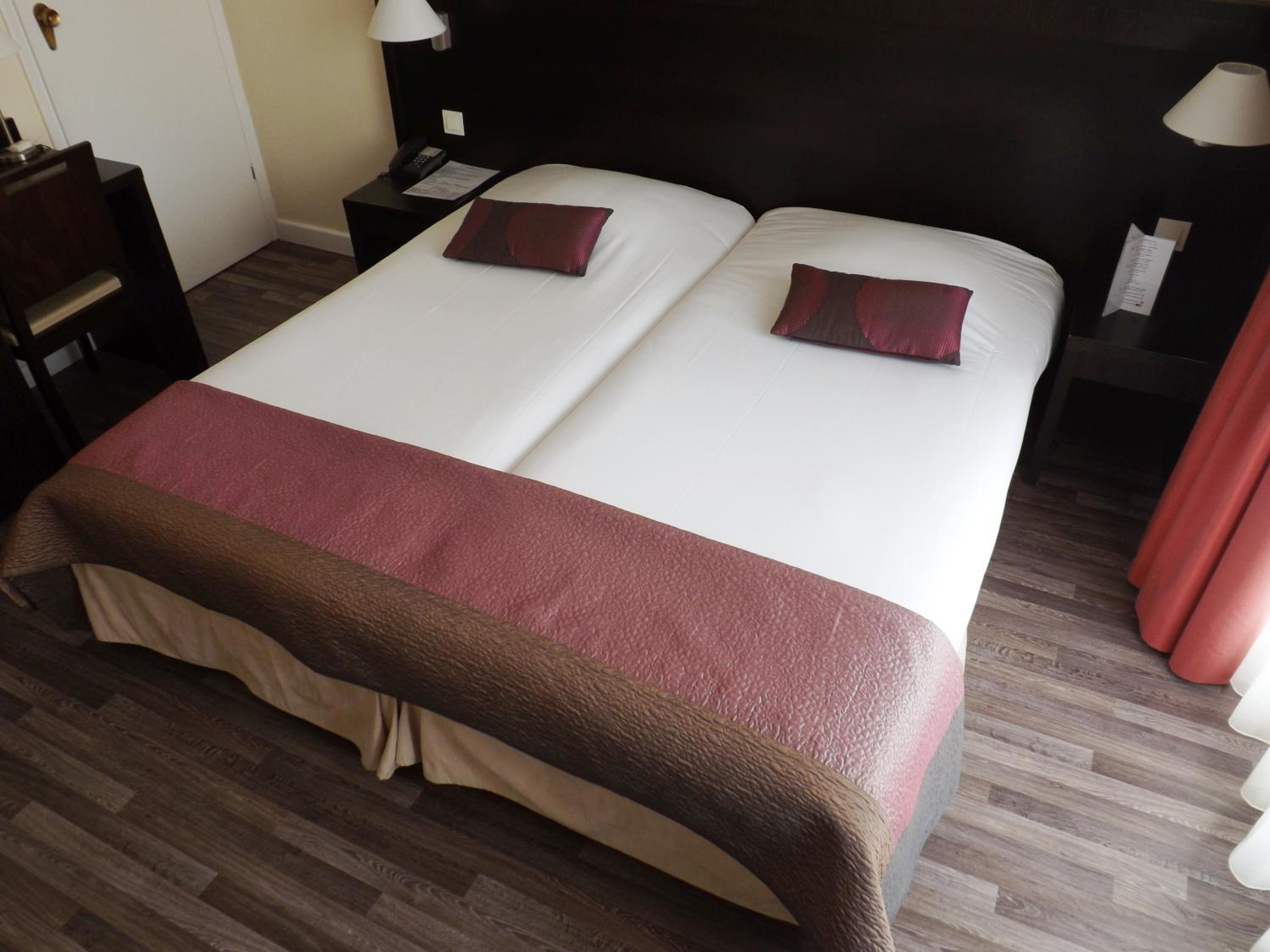 غرفة قياسية بسرير مزدوج، Exclusive Hotel Comte De Nice 6/10