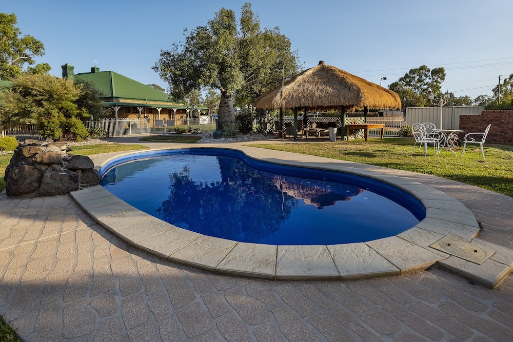 Overlander Homestead Motel 3/31