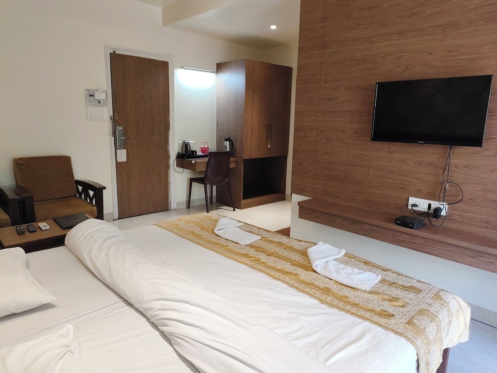 Hotel Shreyas 10/40
