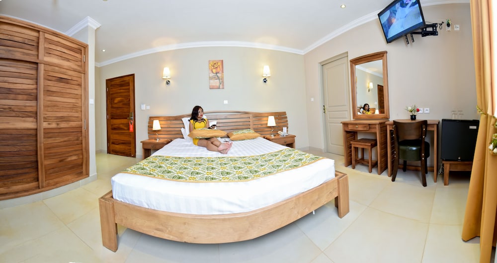 Anjary Hôtel 12/25